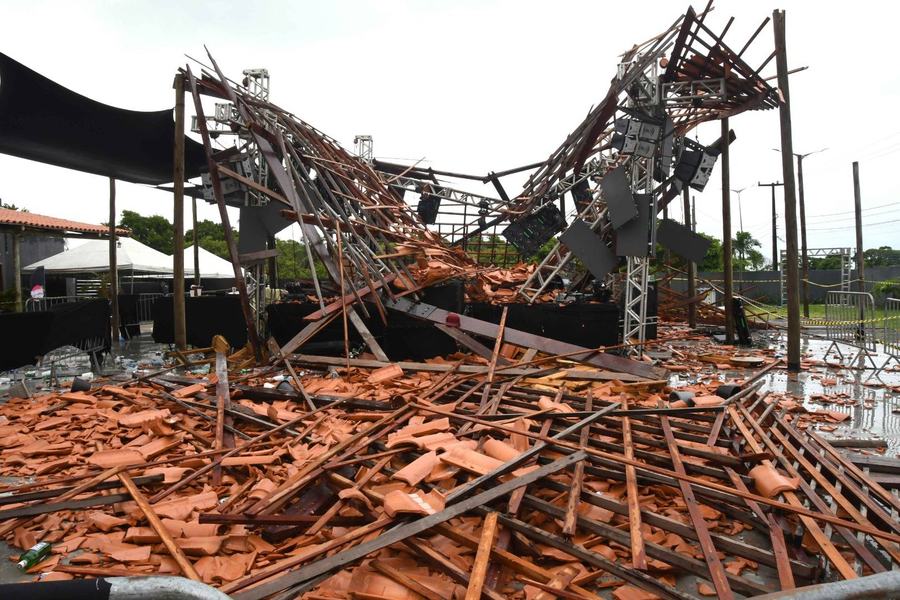 desabamento-estrutura-casa-de-shows_f.jpg