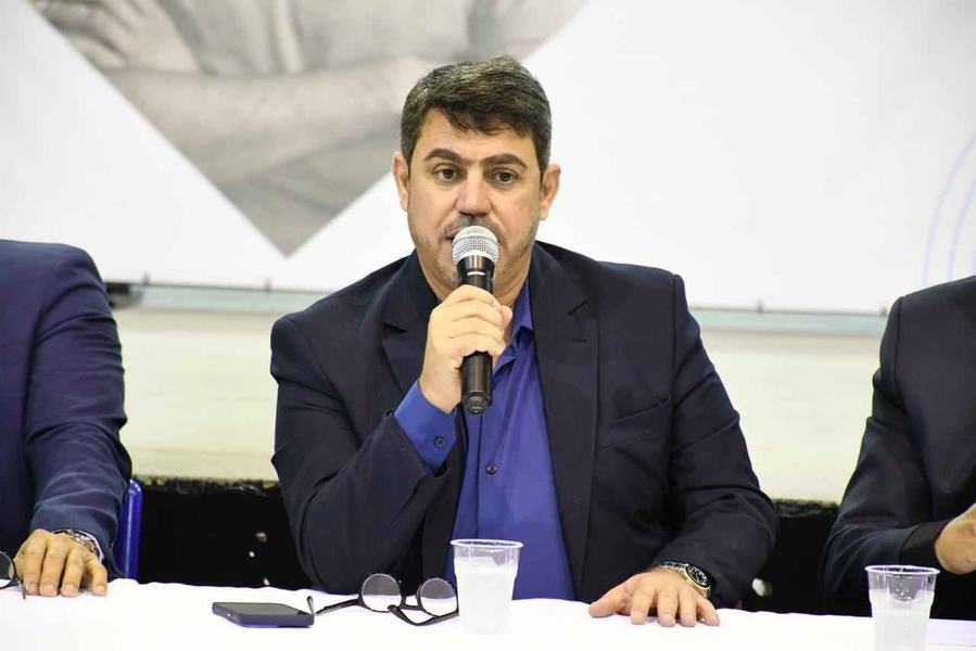dinho-dowsley.jpg