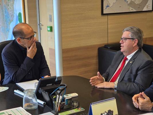 João apresenta projeto em Brasília