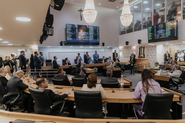 Adriano Galdino é reeleito na ALPB