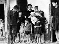 elizabethteixeiracomseusfilhosem1962emsapepbcenadodocumentariocabramarcadoparamorrer19841684966102819_v2_4x3.jpg