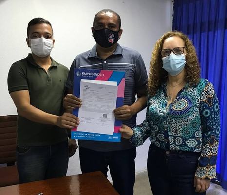 Programa Empreender PB assina contratos e atende pessoas com deficiência