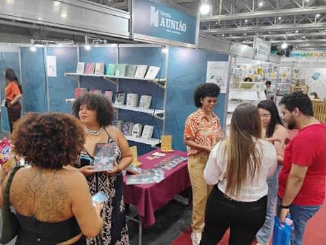 estande-da-editora-a-uniao-alexandre-macedo-1.jpg