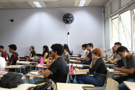 estudantes-2_rovena-rosa_agencia-brasil.jpg