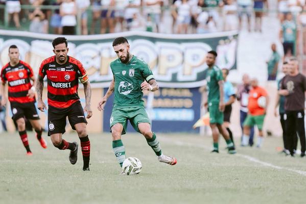 Sousa decide vaga para terceira fase