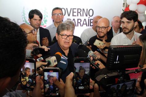 gov-entrega-equipamentos-para-escolas_f-evandro-29.jpg