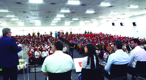 governador-entrega-acoes-educativas_f-evandro-49-_editada.jpg