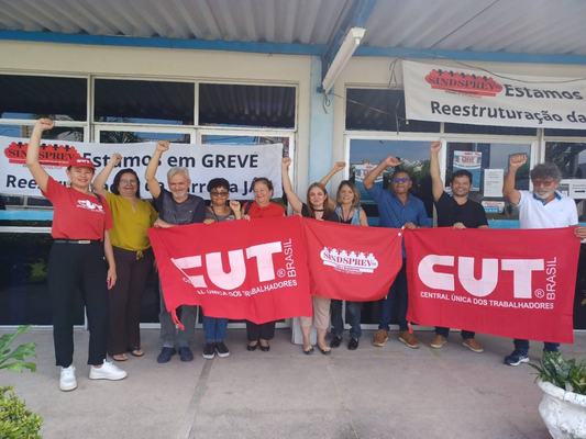 Grevistas do INSS participam de ato público
