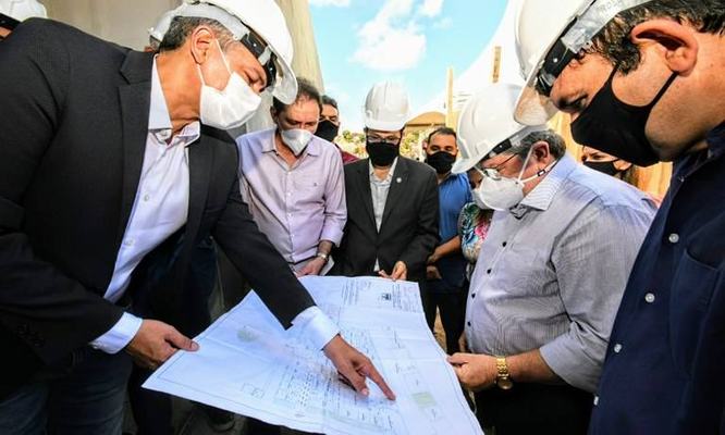 João Azevêdo visita obras do Hospital Infantil de Santa Rita e assegura parceria com a prefeitura para expandir serviços de saúde