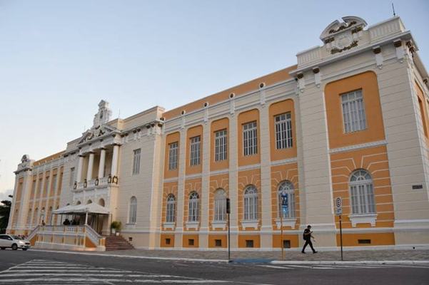 Greve dos servidores de CG é legal