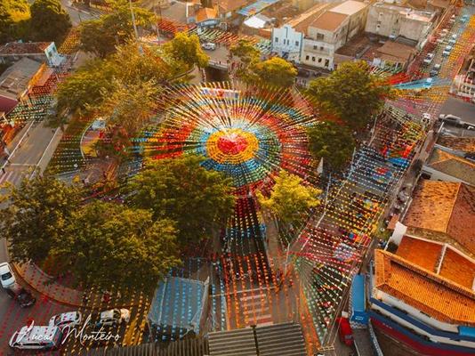 Bananeiras se prepara para a festa