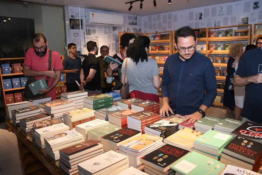 inaguracao-da-livraria-a-uniao-f-ortilo-antonio-370.jpg