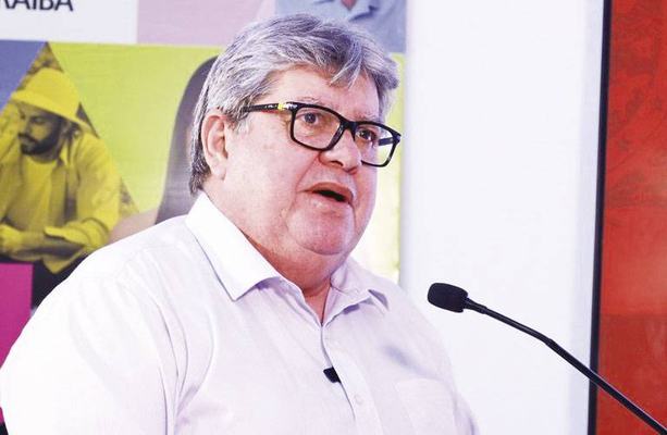 Governador anuncia universalização