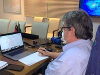 joao-azevedo_videochamada-1.jpg