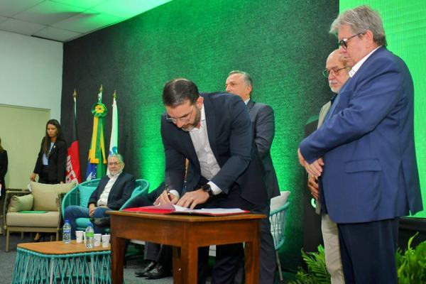 João lança Polo Moveleiro em JP