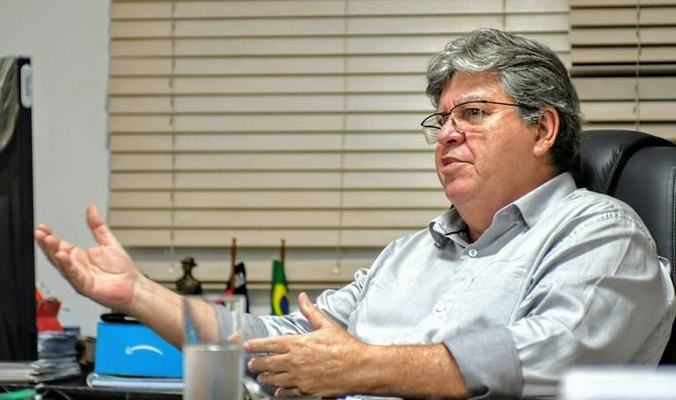 João Azevêdo anuncia anistia de emplacamentos atrasados de motos