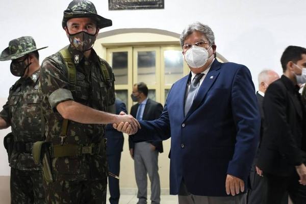 João Azevêdo prestigia solenidade de mudança de comando do 1º Grupamento de Engenharia