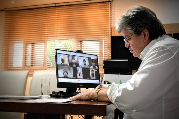 João Azevêdo assina convênio para viabilizar doações para o Hospital da FAP, em Campina Grande, por meio das contas de água
