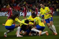 jogadoras-brasileiras-comemorando.jpg