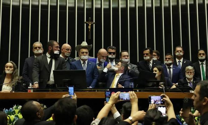 Motta convoca reunião e pede diálogo