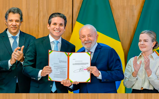 Lula entrega proposta ao Congresso