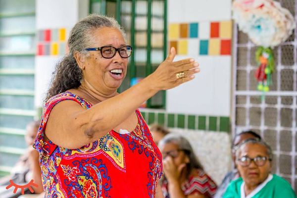 Escola Viva Olho do Tempo celebra a vida da mestra Doci