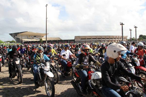 Motociclistas de aplicativos de João Pessoa realizam  protesto e reivindicam o direito de trabalhar