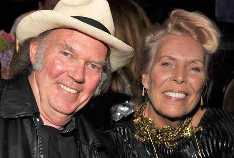 neil-young-e-joni-mitchel-retiraram-suas-musicas-da-plataforma-em-protesto-contra-podcast-negacionista.jpg