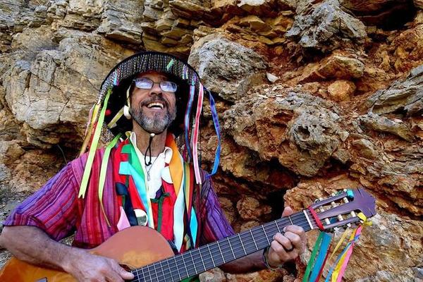 Programa Espaço Cultural tem entrevista com Nélio Torres e celebra Dia de África