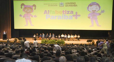 o-governador-entrega-premio-escola-referencia-em-aprendizadogem_f-evandro-24.jpg