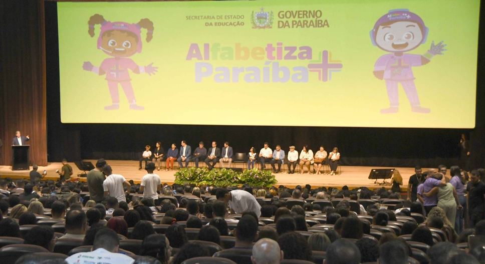 o-governador-entrega-premio-escola-referencia-em-aprendizadogem_f-evandro-24.jpg