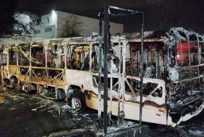 onibus-queimado.jpeg