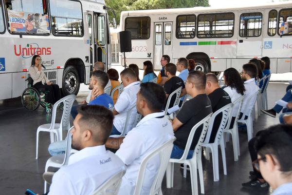 Incêndio destrói cinco ônibus em JP