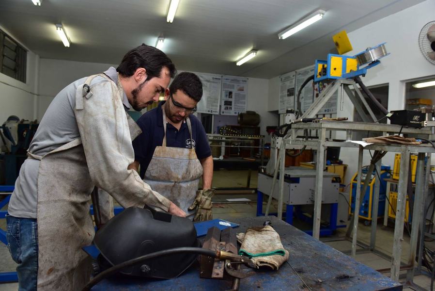 pesquisadores-do-laboratorio-de-soldagem-da-universidade-federal-de-campina-grande-2.jpg