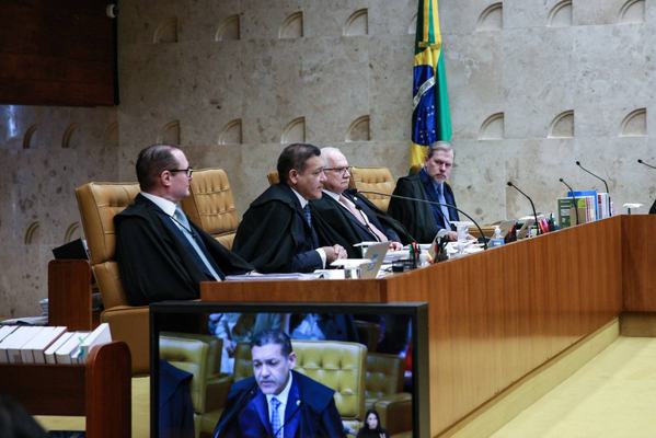 STF vota por responsabilizar redes