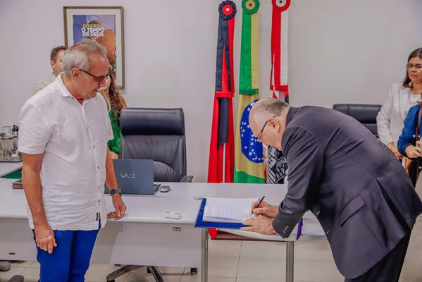 Nominando assume Prefeitura de JP