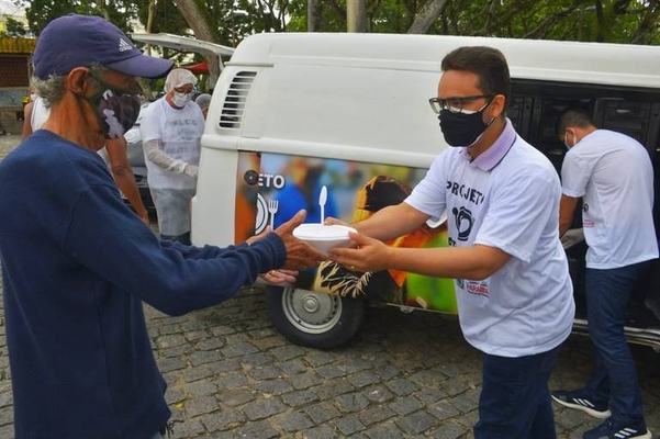 Prato Cheio: pessoas em situação de rua em Campina Grande agradecem pela garantia de refeições diárias