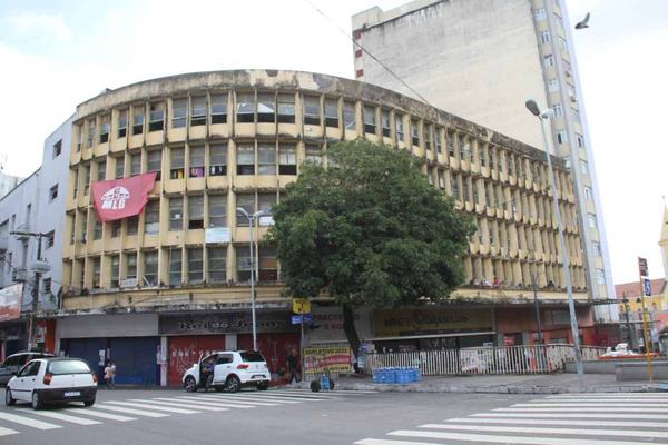 Imóveis sem uso vão ser habitados