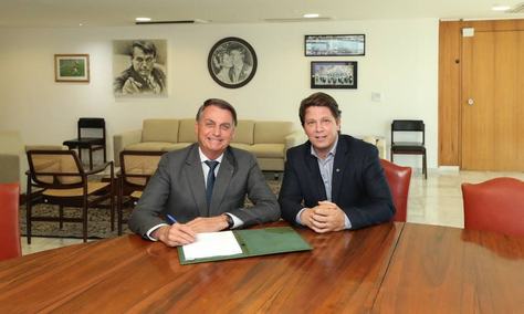 presidente-jair-bolsonaro-e-o-secretario-de-cultura-mario-frias-reproducao-twitter.jpg