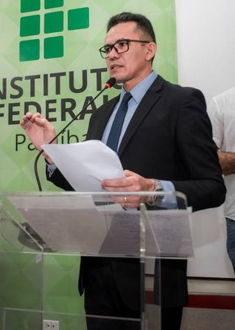 roberto-souza-secretario-de-educacao.jpeg