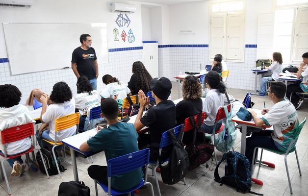 Mais de 50 mil alunos beneficiados