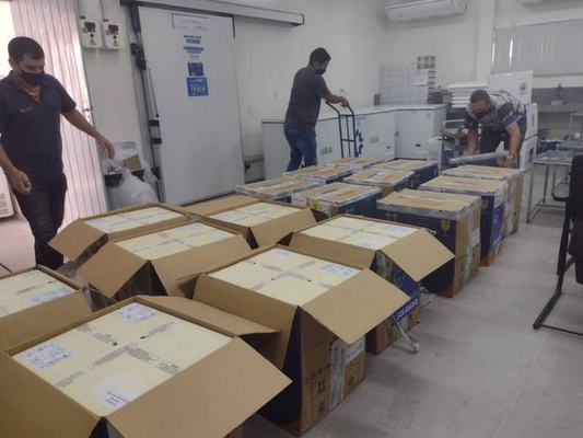 Saúde entrega mais 60.414 doses de vacina contra covid-19 e contempla 100% da população acima de 18 anos com a primeira dose