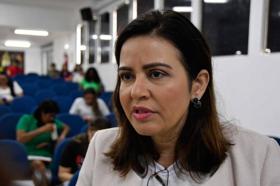 secretaria-pollyanna-dutra.jpg