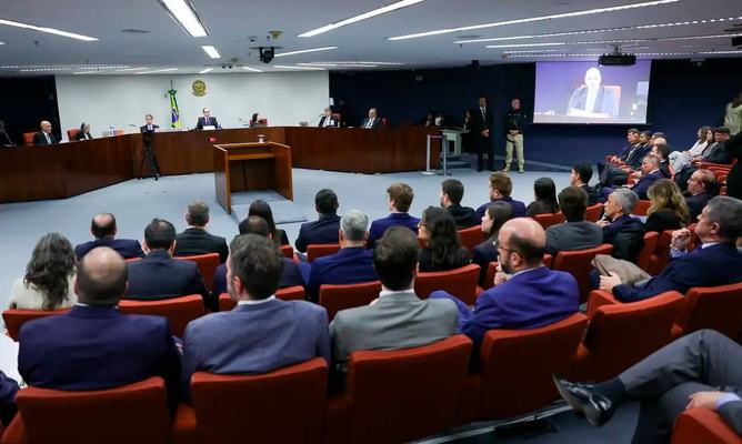 Defesas questionam minuta e delação