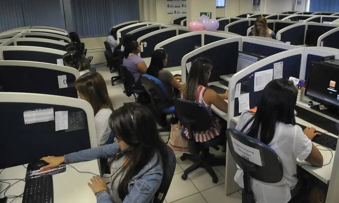 Rotatividade elevada afeta o setor de telemarketing