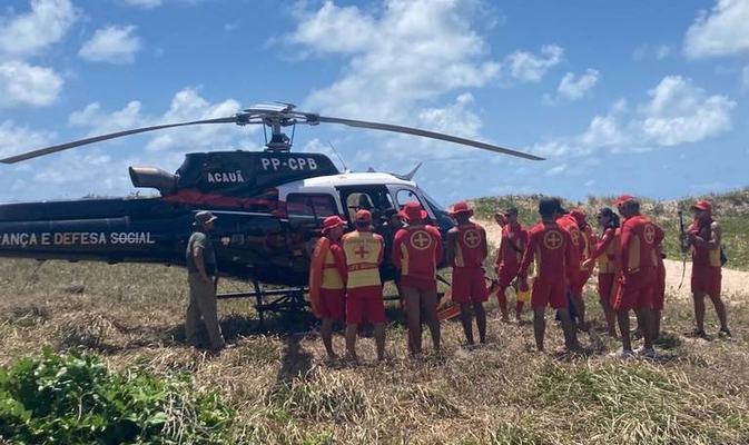 GTA e bombeiros militares realizam treinamento para resgates aéreos em casos de afogamento