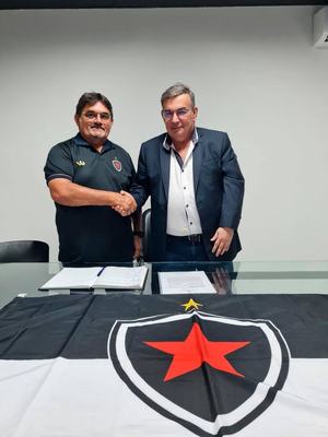 Burity é aclamado em eleição do Belo