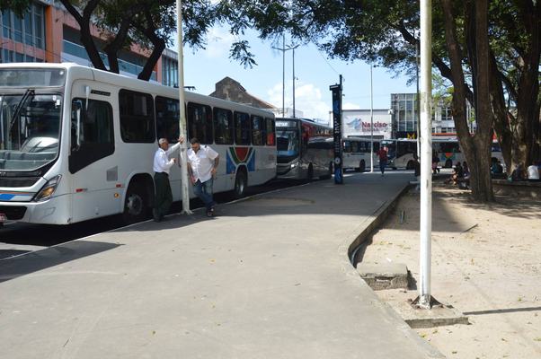 Passageiro esfaqueia condutor em JP