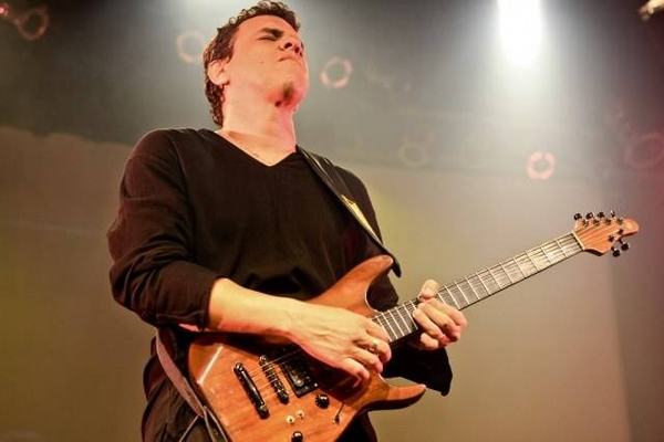Programa Espaço Cultural entrevista o guitarrista Zé Filho e destaca cena autoral de Campina Grande